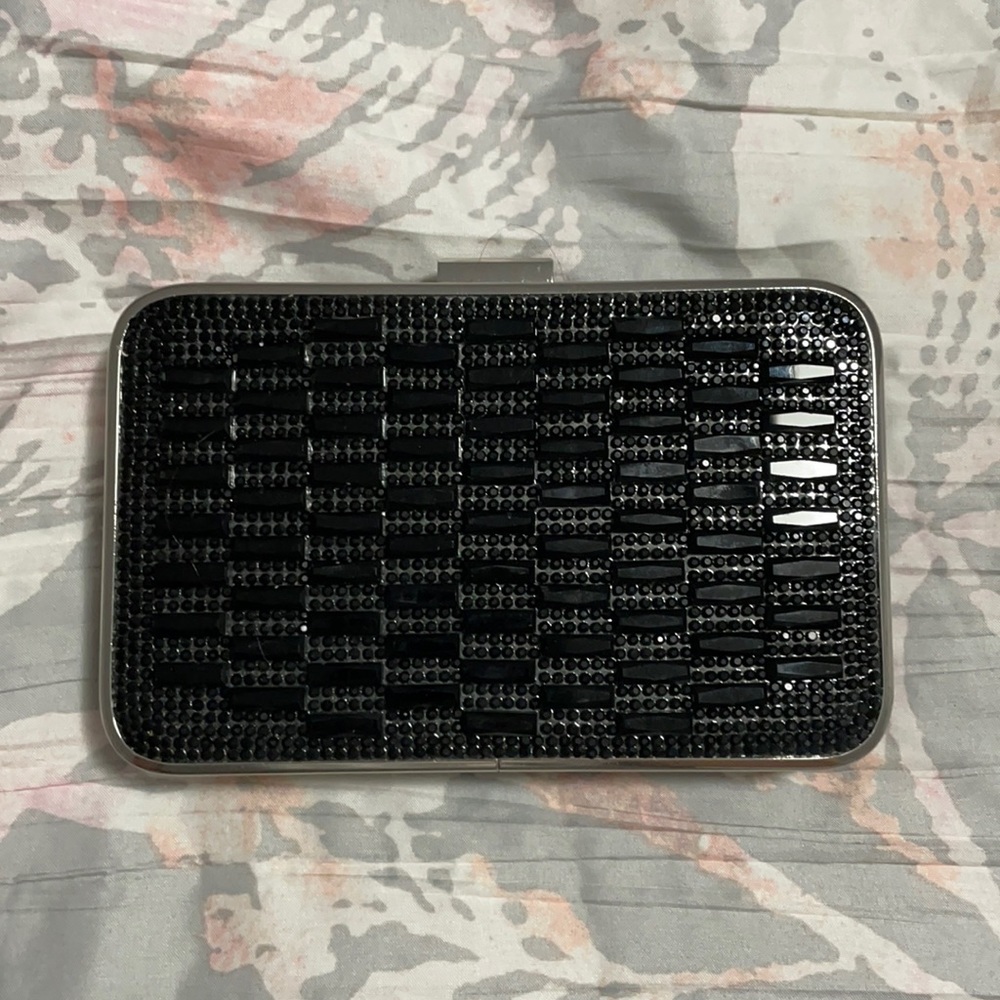 Studded INC clutch
